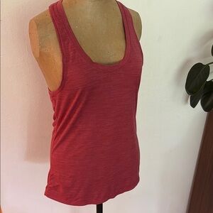 Vuori sz S Women's Reddish pink Tank Top racer back great pre owned condition
